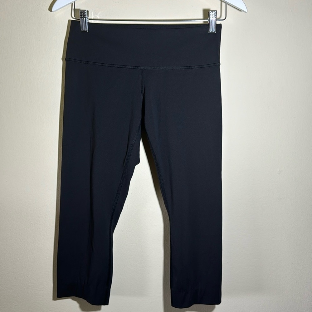 Lululemon size 6
